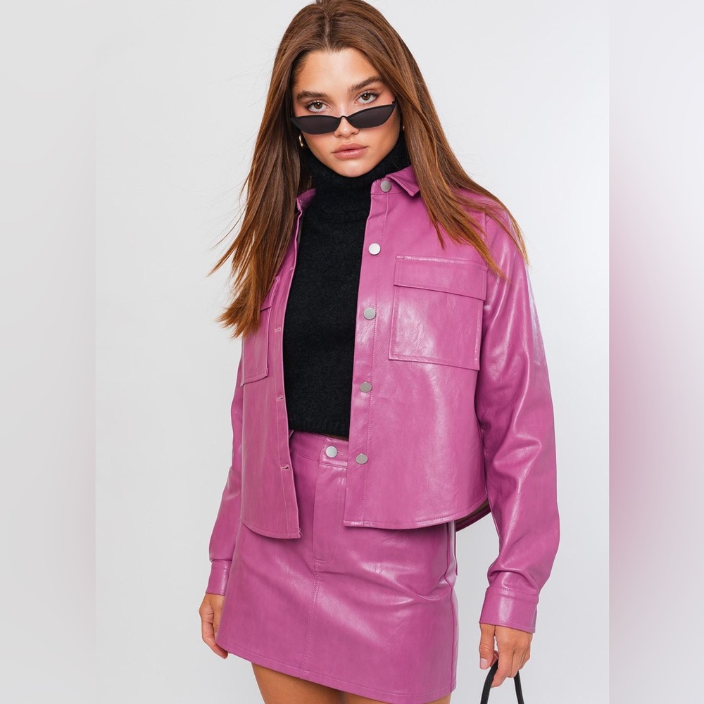 **NWOT**//BLAIR FAUX LEATHER SHIRT JACKET IN PINK//MEDIUM